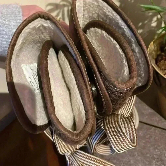 White Mountain TIVIA Boots - Picture 8 of 11